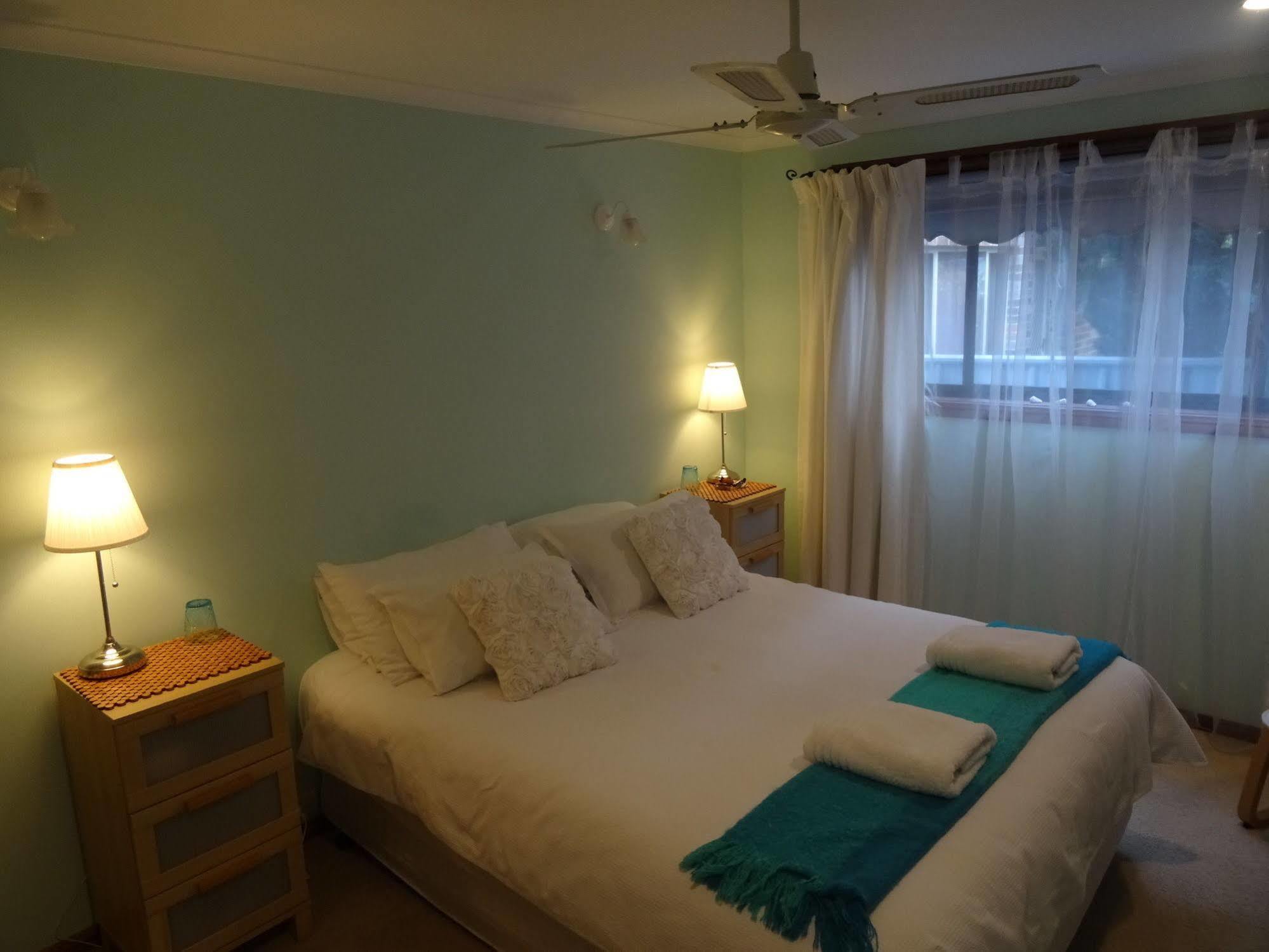 Sanddancers Bed & Breakfast In Jervis Bay Vincentia Exterior photo